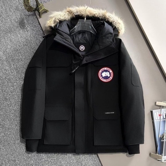 🍒 Canada Goose Black Puffer Jacket with Fur Trim